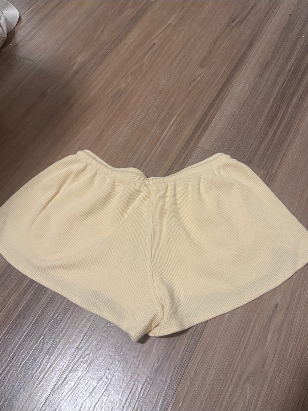 RARE Brandy Melville Soft Waffle-Knit Butter Yellow Spring Thermal Shorts NEW - Picture 3 of 3